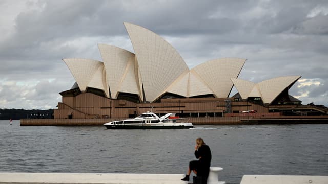 Les abords de l'Opéra de Sydney complètement déserts, le 22 juin 2021.