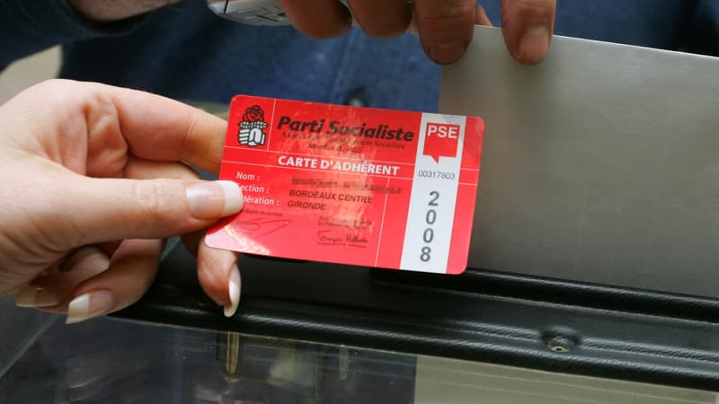 Le nombre d'adhérents au PS est en chute libre