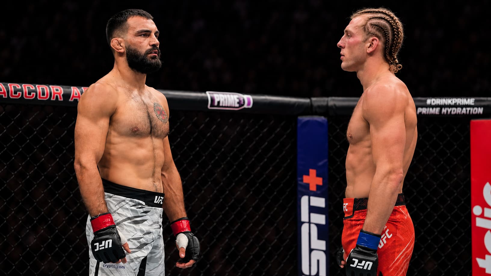 https://images.bfmtv.com/S3qgH97jGcTVeBftPQejnW1Ap7U=/25x15:1657x933/images/Benoit-Saint-Denis-et-Paddy-Pimblett-a-l-UFC-2313294.jpg