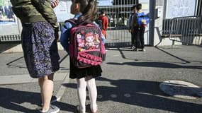 A l'approche d'une rentrée des classes encore lourde d'incertitudes sanitaires, la Confédération syndicale des familles alerte sur l'augmentation des dépenses de rentrée scolaire, évaluée à 6,2%