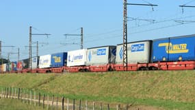 L’exploitation de la ligne s’appuie sur les terminaux du port de Calais et d’Orbassano en Italie, dans la banlieue de Turin.