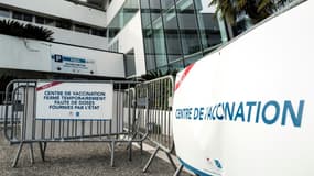 Centre de vaccination temporairement fermé, faute d'approvisionnement en doses de vaccin, à Cannes le 23 janvier 2021. 