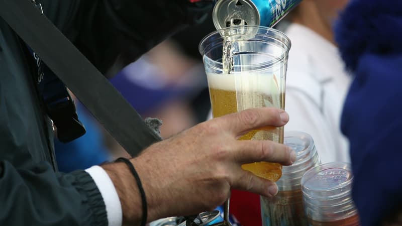 L'alcool bientôt en vente dans les stades de France?