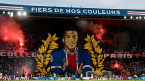 Le tifo du CUP pour Mbappé lors de PSG-Toulouse, le 12 mai 2024.