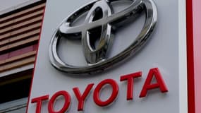Le logo du constructeur japonais Toyota, le 4 août 2022 à Tokyo (photo d'illustration).