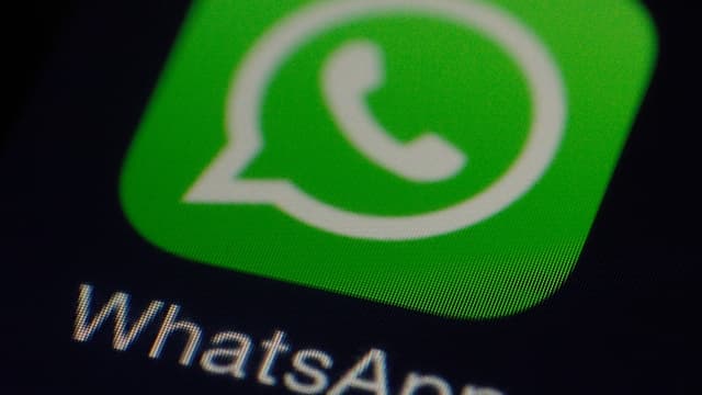 La nouvelle mise à jour de WhatsApp permet de supprimer ces messages envoyés par erreur.