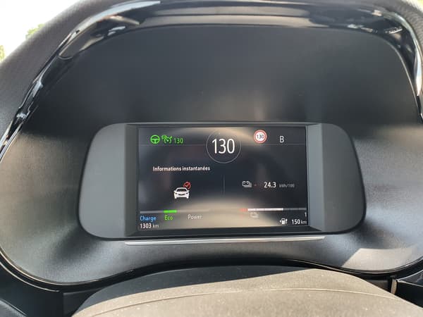 Opel aurait clairement pu faire mieux sur cet écran juste sous le nez du conducteur. Opel aurait clairement pu faire mieux sur cet écran juste sous le nez du conducteur.