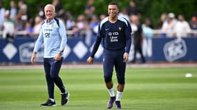 Kylian Mbappé et Didier Deschamps à Clairefontaine, le 2 juin 2025. 
