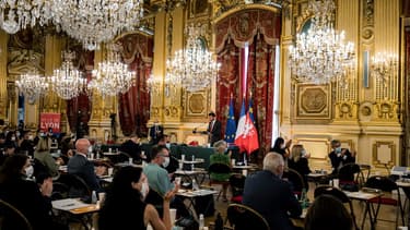 Le nouveau maire de Lyon Grégory Doucet devant le conseil municipal le 4 juillet 2020.
