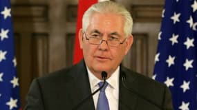 Le chef de la diplomatie américaine Rex Tillerson s'exprime lors d'une conférence de presse à Beyrouth, le 15 février 2018