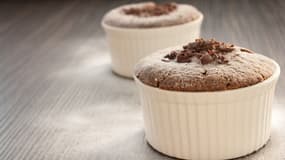 Vous ne savez pas faire de soufflé au chocolat ? Découvrez la recette.