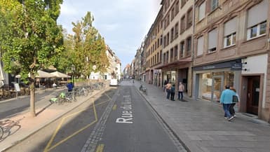 La circulation coupée jusqu'à "nouvel ordre" rue du Vieux-Marché-aux-Poissons à Strasbourg après une chute de tuiles