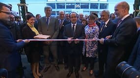 François Hollande, accompagné des ministres de l'Environnement, Ségolène Royal et de l'Agriculture, Stéphane Le Foll, a coupé le ruban de la nouvelle "Halle Bio" de Rungis ce lundi au petit matin. 