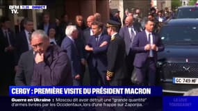 Emmanuel Macron arrive à Cergy pour sa première visite depuis sa réélection