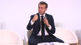 Emmanuel Macron face aux étudiants à Amiens: "En ce moment notre pays, je trouve, est trop négatif"