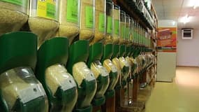 La vente a vrac a investi tant les magasins bio que la grande distribution.