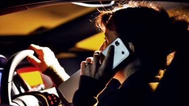 A côté de la baisse de la vitesse à 80km/h sur les routes secondaires, le gouvernement pourrait prendre demain d'autres mesures, comme une lutte renforcée contre le téléphone au volant.
