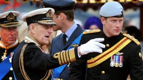 Le prince Philip et le prince Harry, en juin 2012