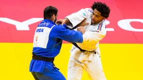 Arnaud Aregba face à Victor Sterpu, le 16 juin 2025 aux Mondiaux de judo de Budapest
