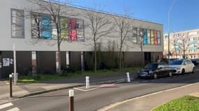 Sur les bancs de l'école maternelle Saint-Exupéry à Achères dans les Yvelines, les problèmes de chauffage sont persistants depuis fin novembre. 
