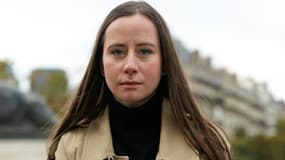 La cofondatrice du collectif Nemesis Alice Cordier (nom d'emprunt) lors d'une manifestation à Paris, le 29 septembre 2024