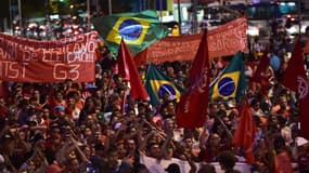 Entre 15.000 et 30.000 Brésiliens sont descendus dans la rue, à Sao Paulo, pour protester contre la Coupe du monde.