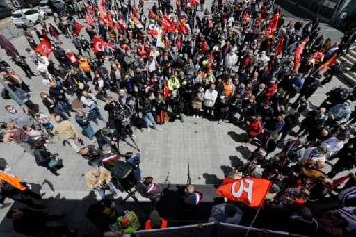 Manifestation pour sauver l'usine Renault promise à la fermeture, le 6 juin 2020 à Choisy-le-Roi (Val-de-Marne) Manifestation pour sauver l'usine Renault promise à la fermeture, le 6 juin 2020 à Choisy-le-Roi (Val-de-Marne)