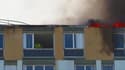 Immeuble en feu dans le quartier d'Arles - Témoins BFMTV
