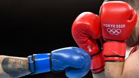 Un combat de boxe pendant les Jeux de Tokyo en juillet 2021
