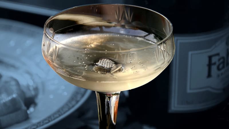 Coupe de champagne. (illustration)
