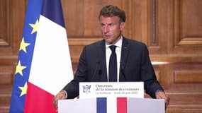 Emmanuel Macron annonce la création d'un "fonds d'innovation pédagogique" de 500 millions d'euros