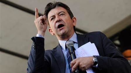 Le Parti communiste a démenti s'être déjà rangé derrière le président du Parti de gauche, Jean-Luc Mélenchon (photo), en vue d'une candidature unique du Front de gauche à l'élection présidentielle de 2012. /Photo d'archives/REUTERS/Gonzalo Fuentes