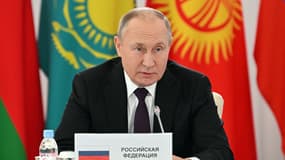 Le président russe Vladimir Poutine s'exprime lors du sommet avec les dirigeants des pays post-soviétiques de la Communauté des États indépendants (CEI) à Astana, le 14 octobre 2022.