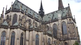 La cathédrale de Linz, dont les cloches importunent le plaignant.