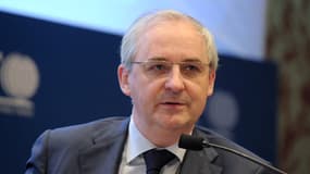 L'actuel président du directoire du groupe BPCE, François Pérol, était secrétaire général adjoint de l'Elysée quand il a été nommé à ce poste.
