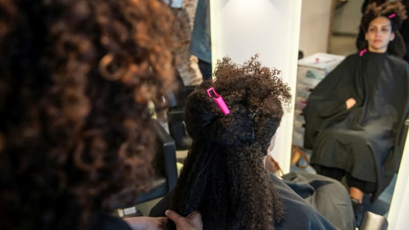 Cheveux crépus, calvitie: un député veut lutter contre les discriminations liées aux cheveux