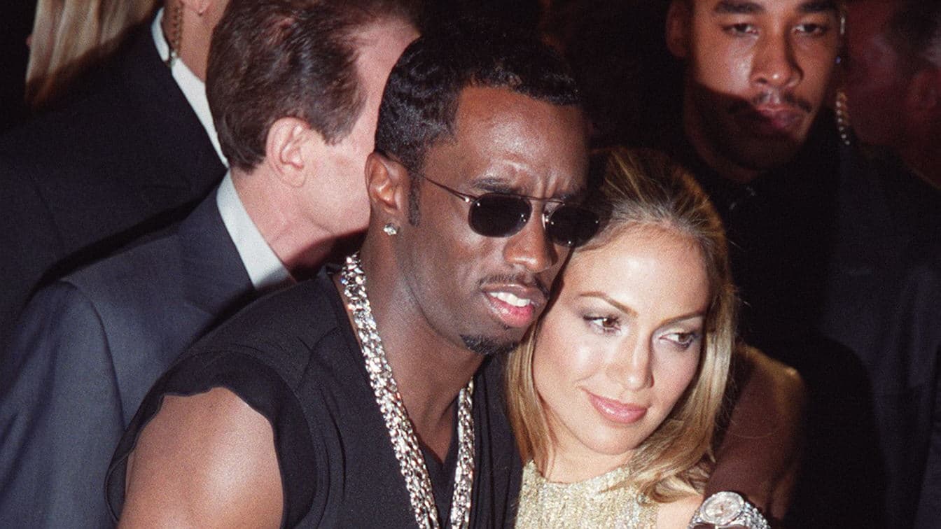 P. Diddy et Jennifer Lopez, lors des MTV Video Music Awards, le 9 septembre 1999 à New York.