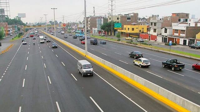Vinci récupère la concession d'une voie express à péage de 25 kilomètres dans le centre de Lima (Pérou). Elle court jusqu'en novembre 2049.
