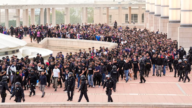 1000 km de route et 14h de car: le pÃ©riple des ultras du PSG pour de nouveau enflammer Barcelone...