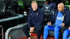 Ronald Koeman sur le banc du FC Barcelone face à Grenade