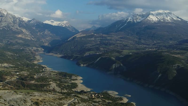 Le lac de Serre-Ponçon.