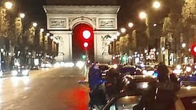 500 policiers ont défilé dans la nuit du 18 octobre sur les Champs-Elysées.