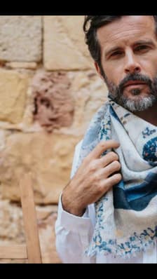 Des foulards conçus comme des œuvres d'art
