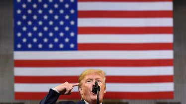 Donald Trump prend la parole pendant un meeting "Keep America Great" à Bossier City, en Louisiane , le 14 novembre 2019