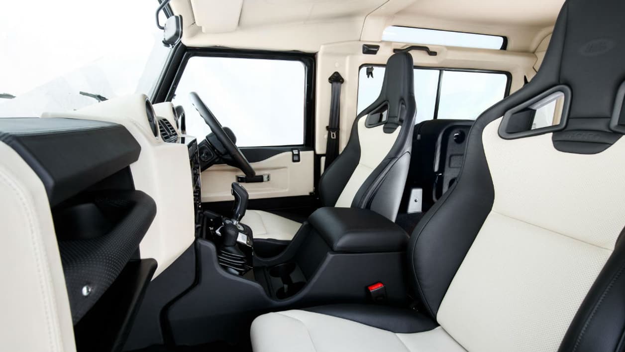 L'intérieur très blanc de ce Defender 2018 L'intérieur très blanc de ce Defender 2018