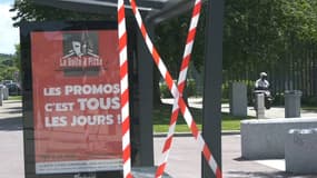 Un abris bus a été endommagé dans la nuit du 10 au 11 juin à Cherbourg (Manche), lors de tensions après la mort d'un jeune de 19 ans, tué par le tir d'une policière.