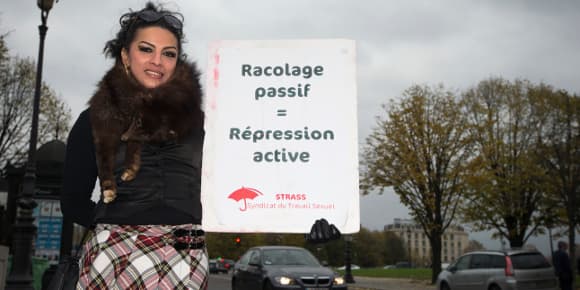 Manifestation à Paris le 29 octobre contre le projet de pénalisation des clients des prostituées. Manifestation à Paris le 29 octobre contre le projet de pénalisation des clients des prostituées.