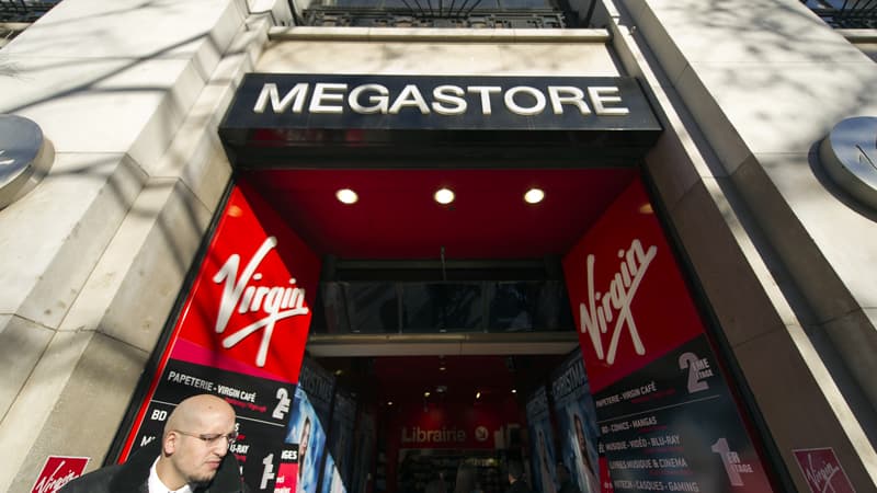 Entrée du Virgin Megastore des Champs-Elysées, à Paris. L'avenir des 1 000 salariés français du groupe sera connu mardi.