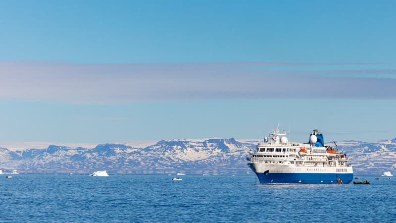 Navire de croisière coincé au Groenland: trois passagers infectés par le Covid-19 à bord