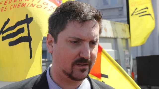 "Une grève reconductible se dessine à la SNCF" à partir du 5 décembre, date de la mobilisation contre la réforme des retraites, prévient le secrétaire général de la CGT-Cheminots, Laurent Brun.